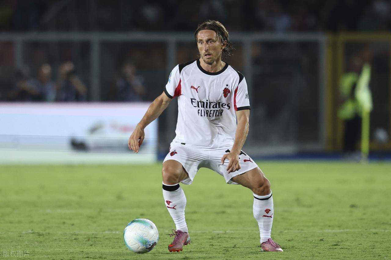 关于AC米兰客场被热那亚逼平,伊布头槌救主.的信息 关于AC米兰客场被热那亚逼平,伊布头槌救主.的信息