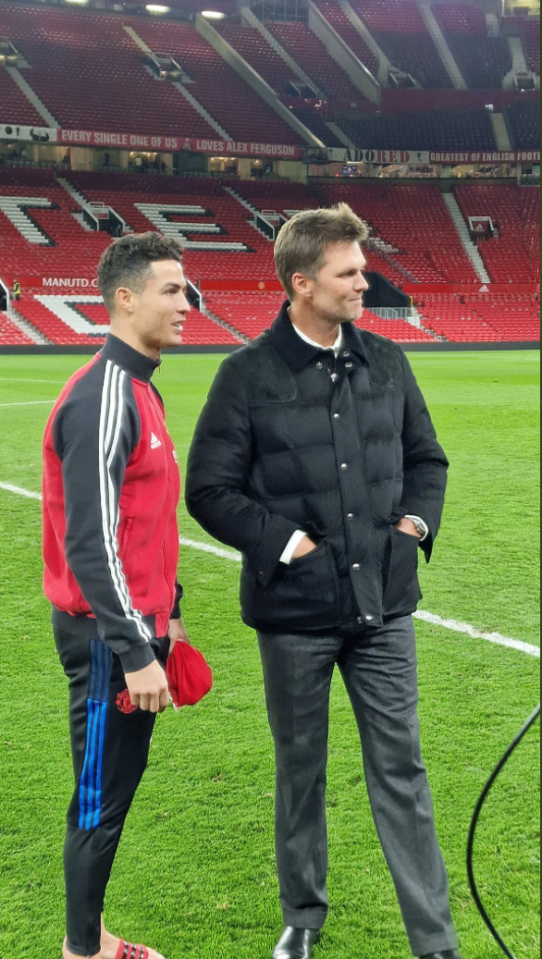 全员到场支持!曼联球迷承受不住老怀特侃侃而谈 全员到场支持!曼联球迷承受不住老怀特侃侃而谈