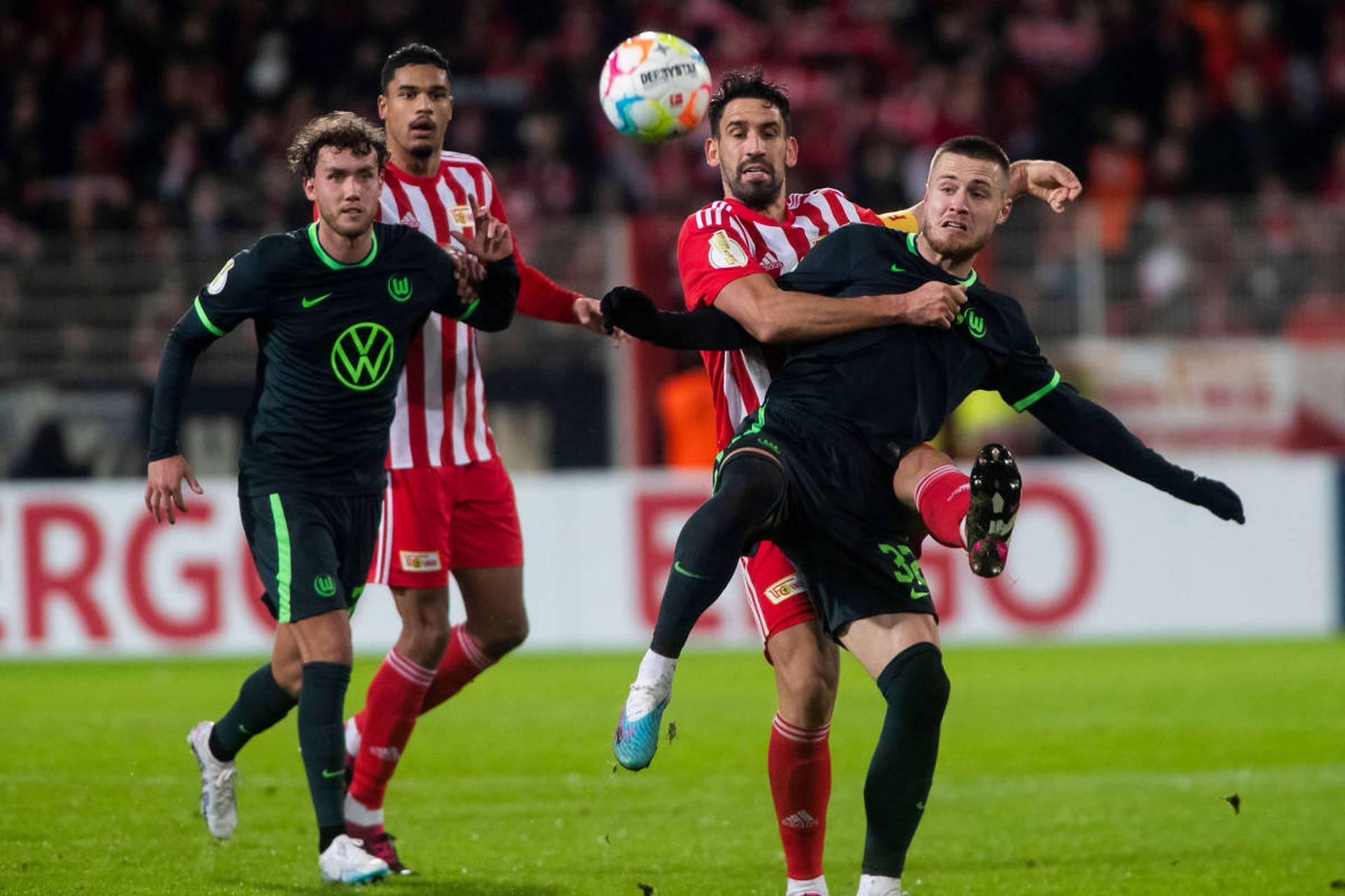 包含狼堡主场战胜对手,巩固德甲积分榜上游位置的词条 包含狼堡主场战胜对手,巩固德甲积分榜上游位置的词条