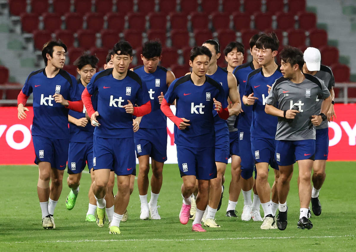 关于现代足球盛事热闹惊人，国内职业联赛即将展开的信息