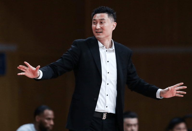 上海队绝杀新疆队，范弗利特状态火热的简单介绍