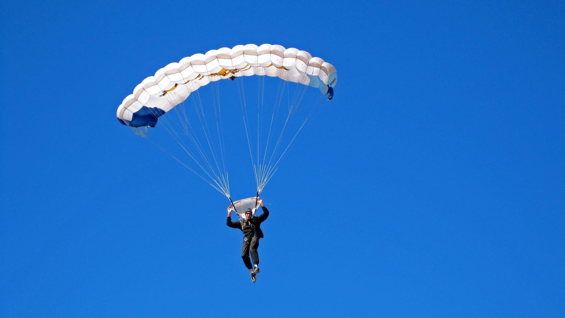 加维的独舞，当亚特兰大的战术心脏，遇见几内亚的狂野脉搏